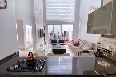 Casa &agrave; venda - 259m&sup2; - Parque do Lago