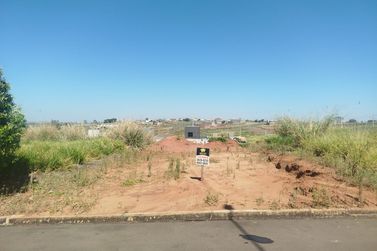 Terreno &agrave; venda - 144m&sup2; - Jardim Janina