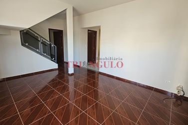 Sobrado &agrave; venda - 250m&sup2; - JARDIM DOS PRINCIPES