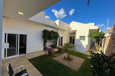 Casa &agrave; venda - 419m&sup2; - Jd Veleiros
