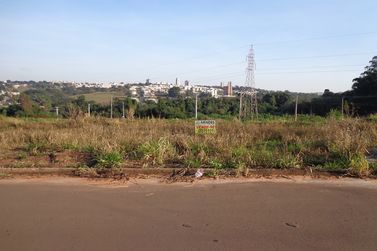 Terreno &agrave; venda - 376m&sup2; - Parque Firenze