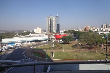 Apartamento &agrave; venda - 75m&sup2; - EDIF&Iacute;CIO BURLE MARX, AV. PARAN&Aacute;. ZONA 3