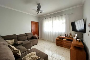 Ch&aacute;cara &agrave; venda - 444m&sup2; - ELISA
