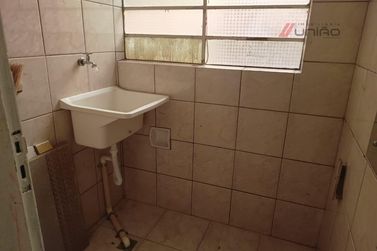 Sal&atilde;o Comercial para alugar - 245m&sup2; - Centro