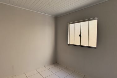 Casa para alugar - 324m&sup2; - ZONA V
