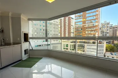 Apartamento &agrave; venda - 120m&sup2; - Meia Praia