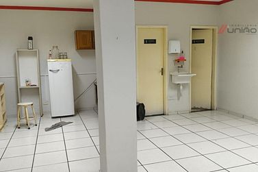 Sal&atilde;o Comercial para alugar - 200m&sup2; - Centro