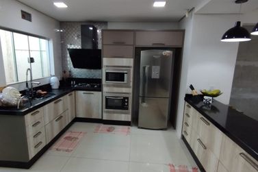 Casa &agrave; venda - 250m&sup2; - Parque Alto da Paran&aacute;