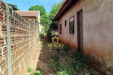 Terreno &agrave; venda - 330m&sup2; - PARQUE SAN REMO III