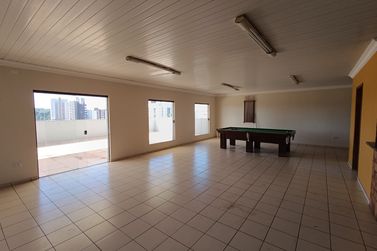 Sal&atilde;o Comercial para alugar - 185m&sup2; - ZONA I
