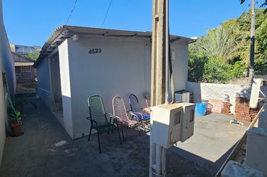 Casa &agrave; venda - 59m&sup2; - ZONA V