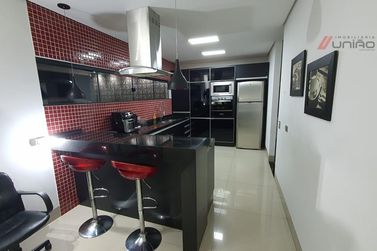 Casa &agrave; venda - 245m&sup2; - Zona IV