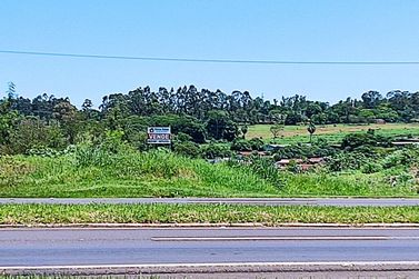 Terreno &agrave; venda - 2100m&sup2; - PR-323