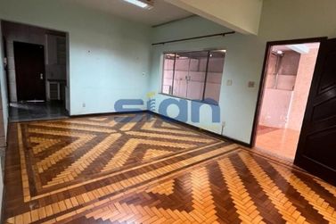 Casa para alugar - 308m&sup2; - Zona III