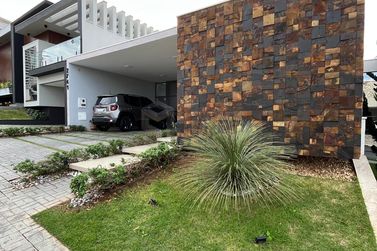 Casa &agrave; venda - 275m&sup2; - Condom&iacute;nio Royal Garden