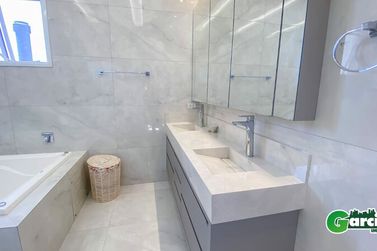 Casa &agrave; venda - 315m&sup2; - RESID. ROYAL GARDEN