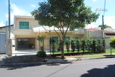 Casa &agrave; venda - 300m&sup2; - Zona II