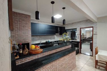 Casa &agrave; venda - 178m&sup2; - Zona VI