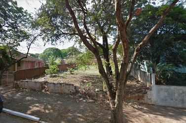 Terreno &agrave; venda - 525m&sup2; - Zona II