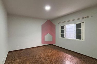 Casa &agrave; venda - 200m&sup2; - Jardim Aratimb&oacute;