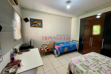 Sobrado &agrave; venda - 123m&sup2; - ZONA V