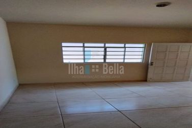 Casa &agrave; venda - Zona I