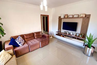 Casa &agrave; venda - 158m&sup2; - Zona VI