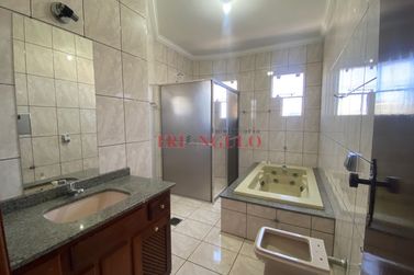 Sobrado &agrave; venda - 218m&sup2; - ZONA I-A