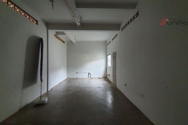 Sal&atilde;o Comercial para alugar - 90m&sup2; - Zona Armazem