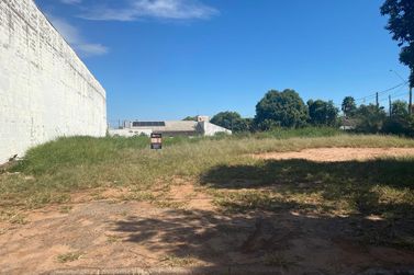 Terreno &agrave; venda - 411m&sup2; - Alto da Paran&aacute;