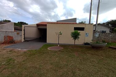 Casa &agrave; venda - 100m&sup2; - Serra dos Dourados
