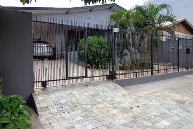 Casa &agrave; venda - 330m&sup2; - Jardim Panorama