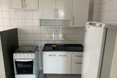 Apartamento para alugar - 49m&sup2; - ZONA III