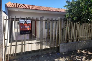 Casa &agrave; venda - 220m&sup2; - Parque Tarum&atilde;