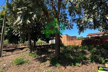 Terreno &agrave; venda - 330m&sup2; - JARDIM BEIRA RIO