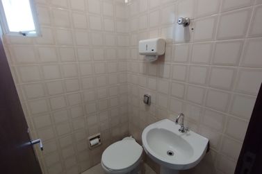 Sala Comercial &agrave; venda - 53m&sup2; - ZONA I