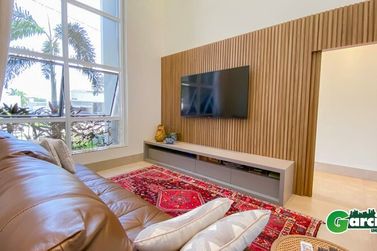 Casa &agrave; venda - 315m&sup2; - RESID. ROYAL GARDEN