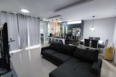 Casa &agrave; venda - 130m&sup2; - Jardim Caravelle