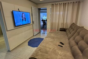 Casa &agrave; venda - 95m&sup2; - PARQUE COLINA VERDE