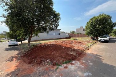 Terreno &agrave; venda - 517m&sup2; - -