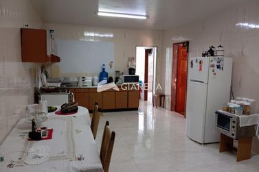 Casa &agrave; venda - 210m&sup2; - CENTRO