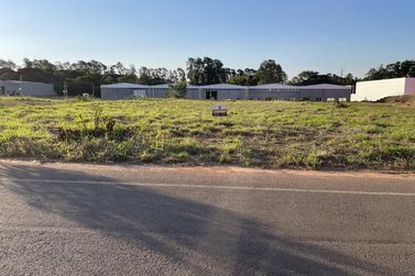 Terreno &agrave; venda - 2339m&sup2; - Parque Viena