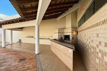 Casa &agrave; venda - 293m&sup2; - Zona Armazem