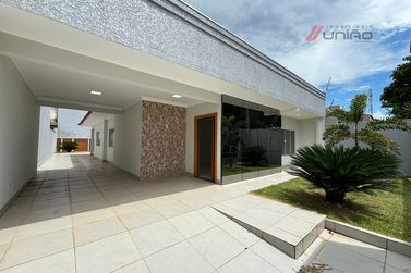 Casa &agrave; venda - 202m&sup2; - Zona 1a  Pr&oacute;ximo Ao Hospital Cemil