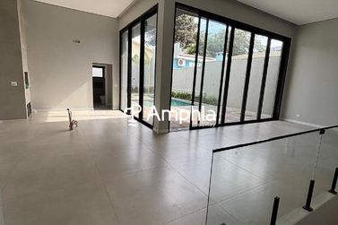 Casa &agrave; venda - 468m&sup2; - Regi&atilde;o do Lago
