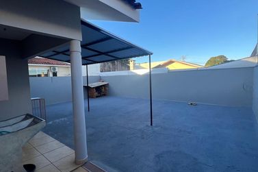 Casa para alugar - 100m&sup2; - Jardim Alphavile