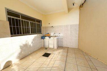 Casa &agrave; venda - 130m&sup2; - Jardim Villa Romana