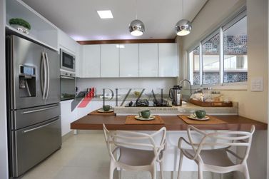 Sobrado &agrave; venda - 242m&sup2; - Zona II