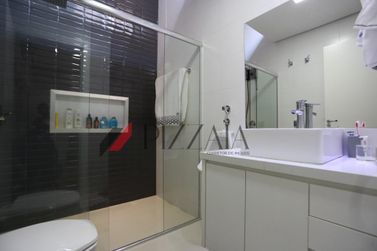 Sobrado &agrave; venda - 242m&sup2; - Zona II
