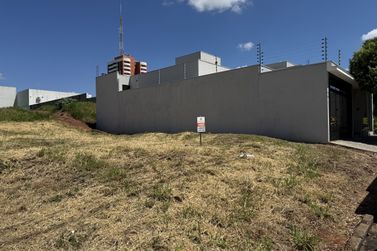 Terreno &agrave; venda - 187m&sup2; - Zona III